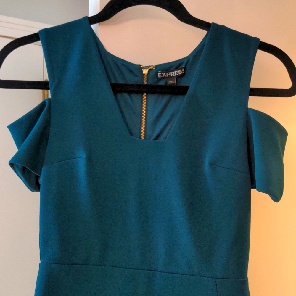 Express fitted dress - Picture 2 of 7
